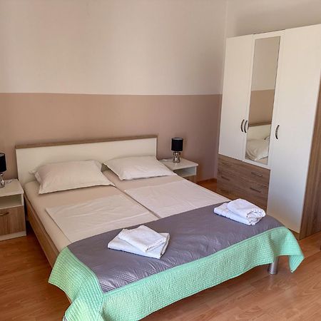 Apartments Barica Крк Екстер'єр фото